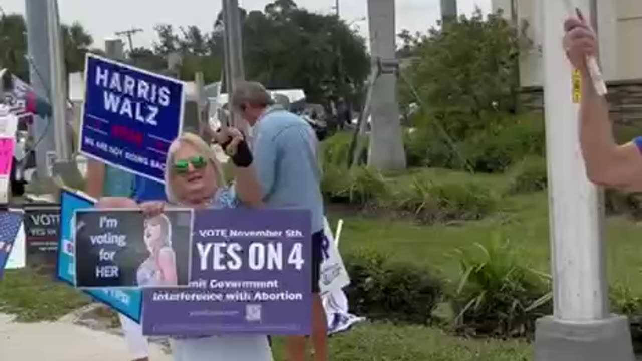 🤣🤣🤣 | Trolling Harris NPCs