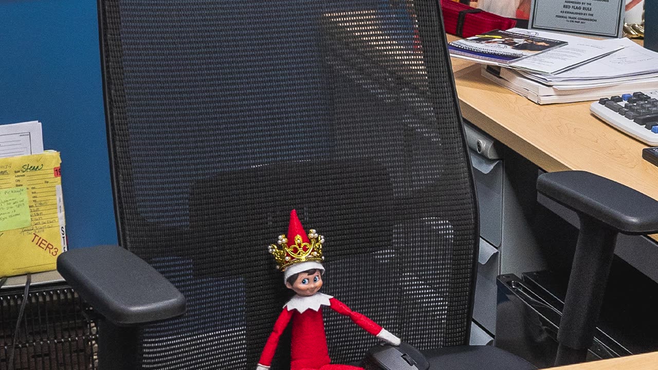 👑 All hail King Henry, ruler of the Dahl Ford office!