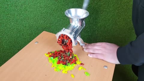 EXPERIMENT STRESS BALLS VS MEAT GRINDER