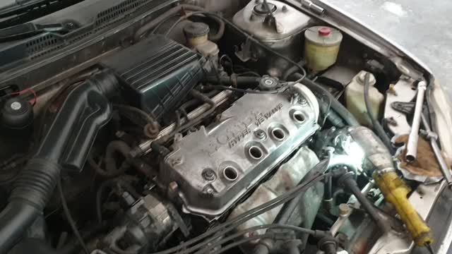 Honda City Type Z #4 (How To Pull Out Spark Plugs)