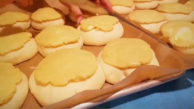 Pineapple custard buns and onion pork buns