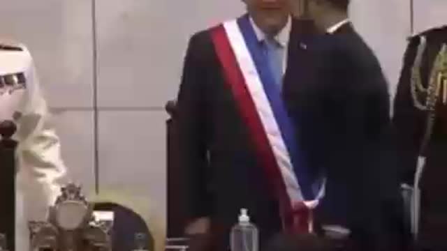 UUUHHH.... SUPER NORMAL... 🤦‍♂️🤦‍♂️🤦‍♂️🤦‍♂️