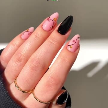3D Christmas Nails: Holiday Glam at Your Fingertips