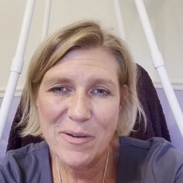 Gratitude Friend Practicing