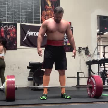 700 pound deadlift
