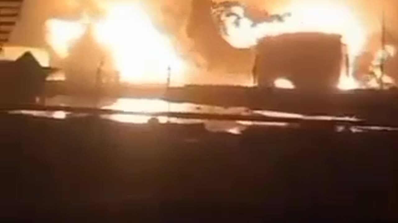 Massive destruction of the port of Hodeidah in Yemen after an Israeli bombing