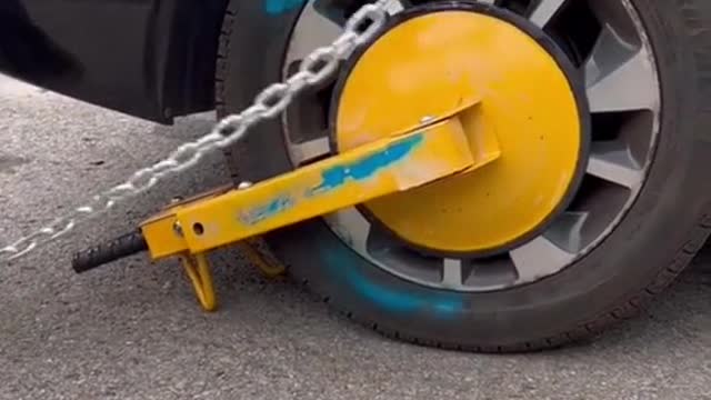 Automobile tire lock dismounting and repairing tire