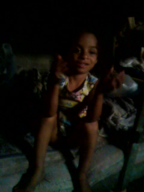 Crianca Fazendo pose no video