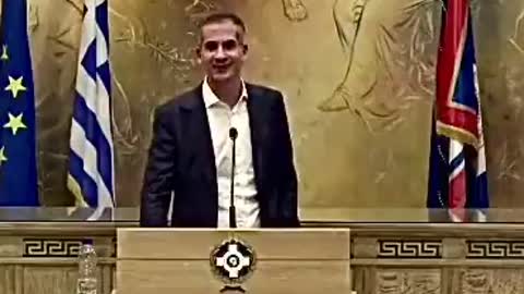 Ο Μπακογιαννης γελάει όταν αναφέρεται στον πόλεμο