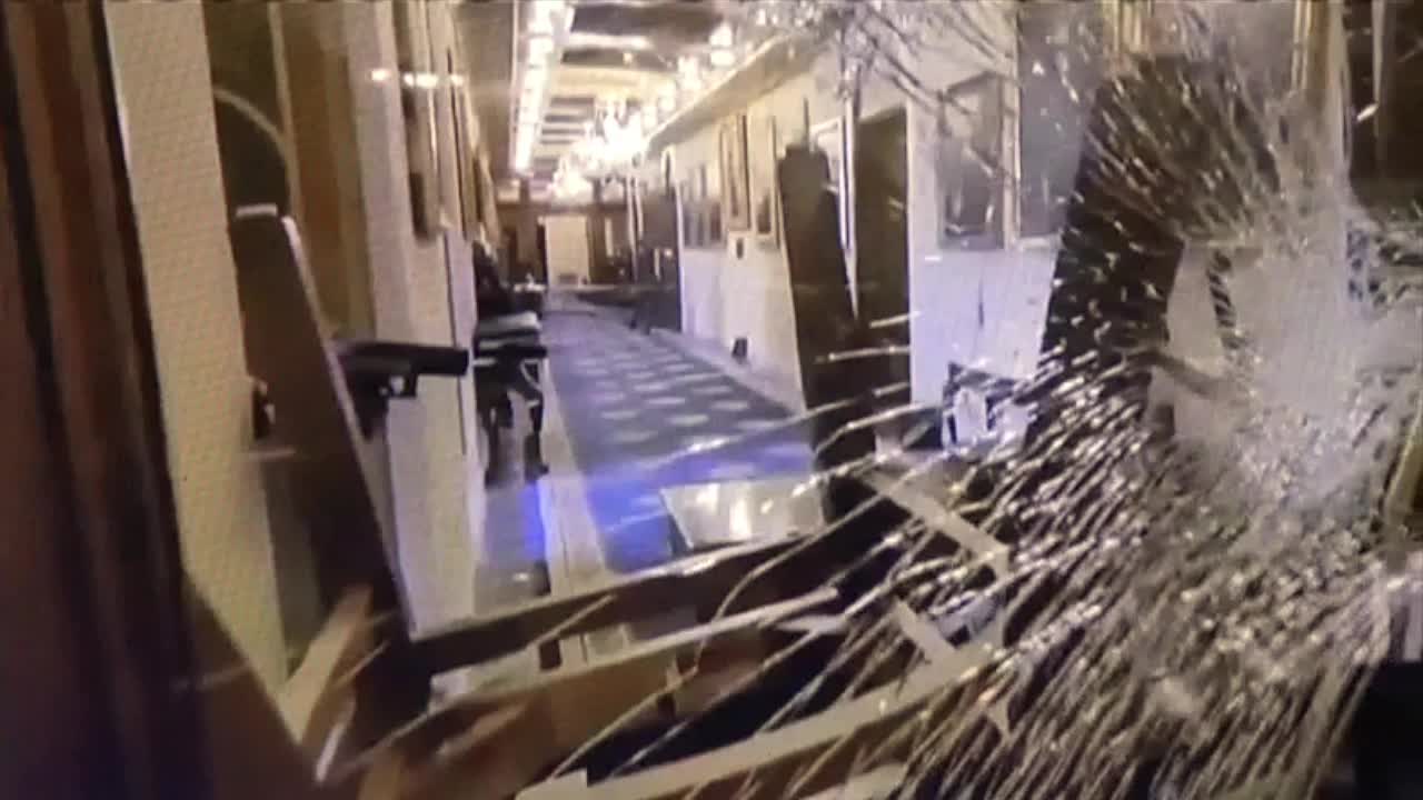 The officer did NOT warn Ashli Babbitt by all accounts