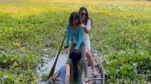 Funny Videos : Girls always girls... 😂😂