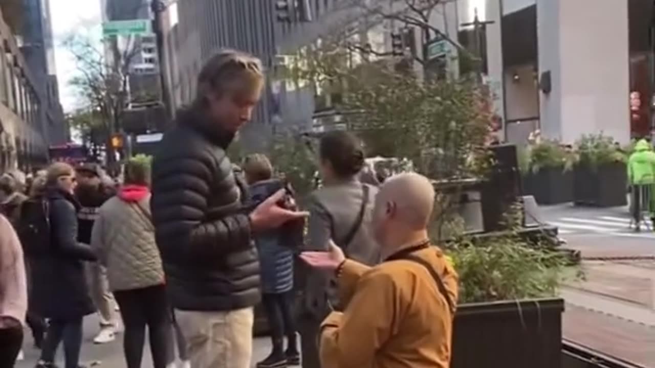 Monk spots a tall white extraterrestrial in NY and asks him for Knowledge 😨