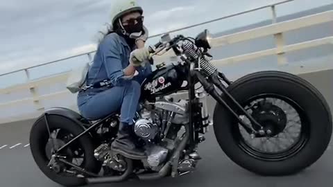 Smokin' hot Japanese bikers ladies!