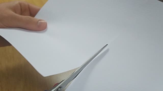 ASMR - cutting paper