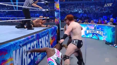 Wrestlemania 38 - The New Day vs Sheamus & Ridge Holland