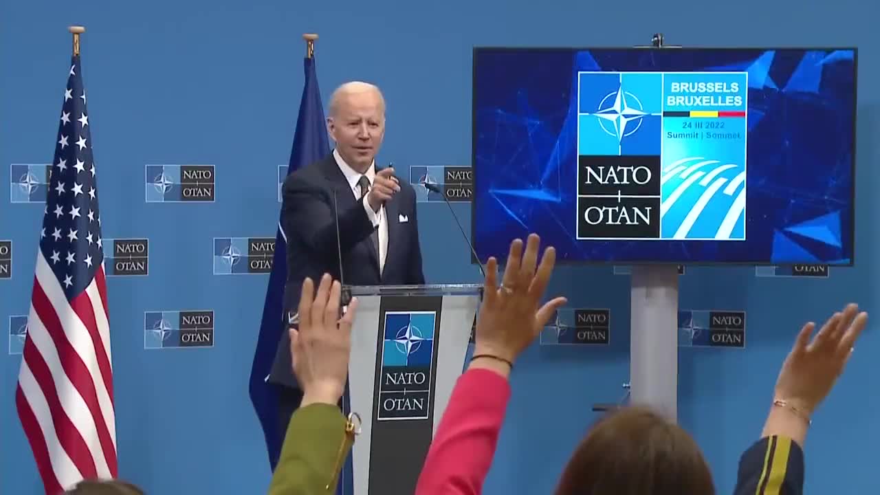 Is Joe Biden confused again ? Asking a reporter who are you ?