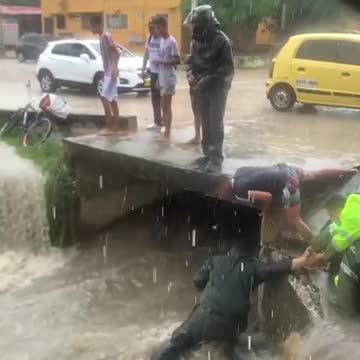 Menor arrastrado por arroyo en Barranquilla