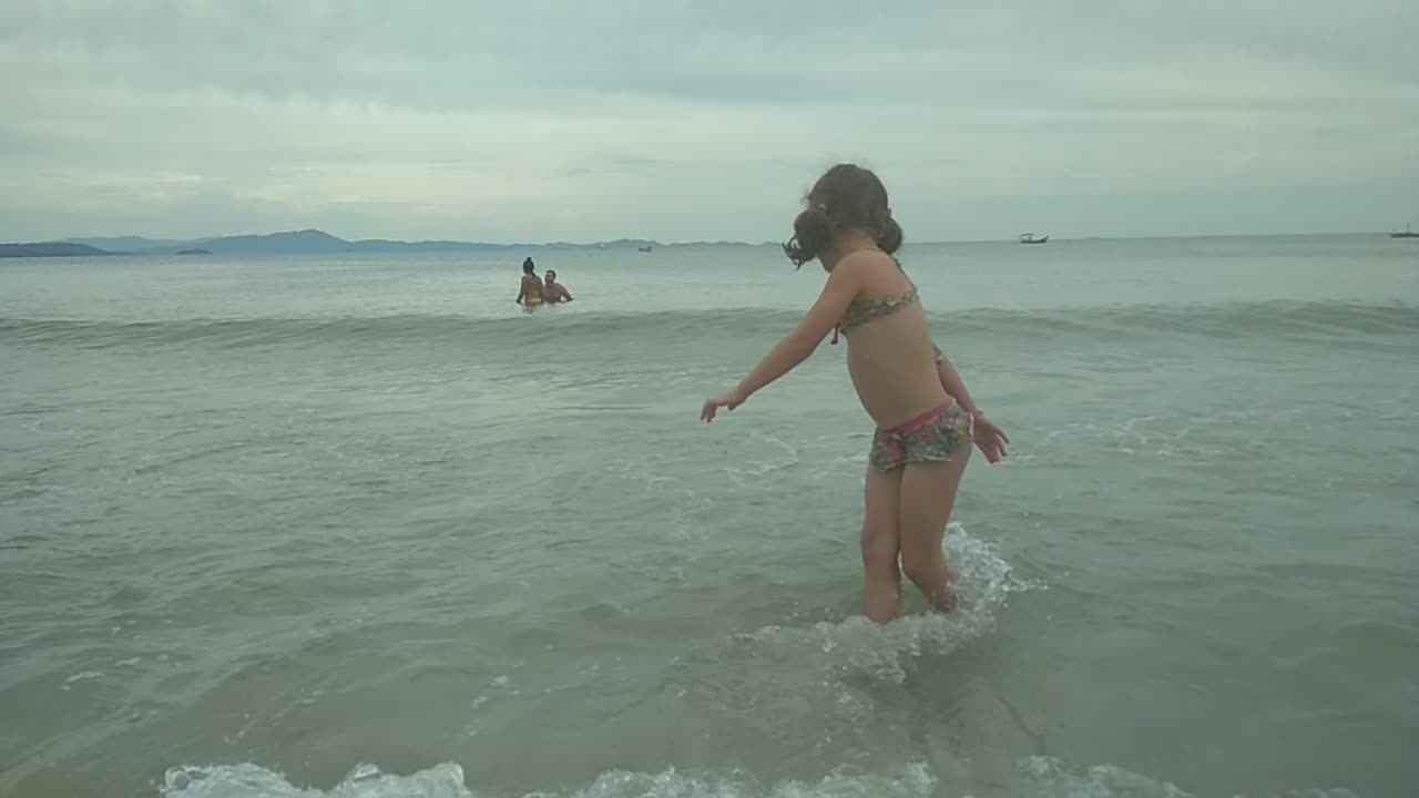Júlia na praia