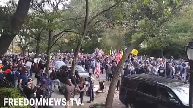 NYC, Happening Now: Large group of firefighters, EMS and Sanitation Department 29/10/21