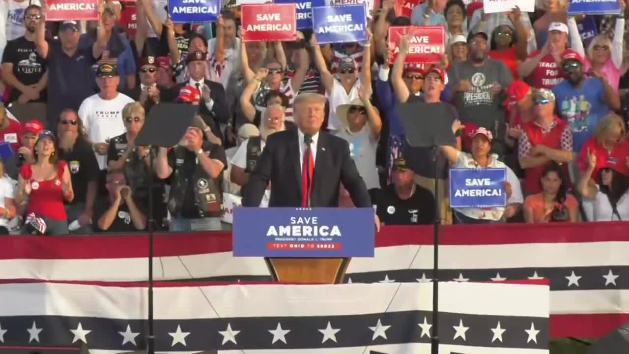 Crowd Chants 4 More Years at Trump Rally Ohio