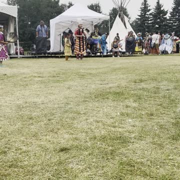 Nice Native people dance