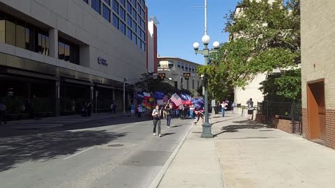 Unexpectedly running into a Trump Rally 🤗