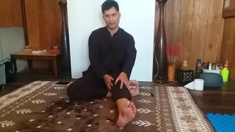 Khởi động trước khi ngồi kiết già không đau, không lệch