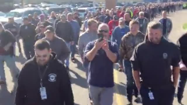 750 GE Federal Contract Workers Walk Out in Protest Against Vaccine Mandates in Ohio