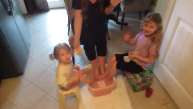 Foot Spa at Mia's