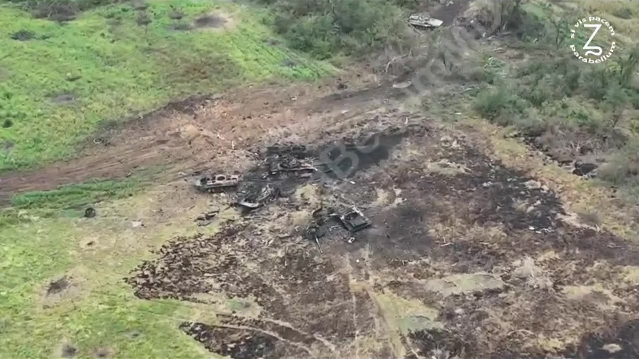 🇷🇺🇺🇦 footage of finishing off abandoned Ukrainian armored vehicles