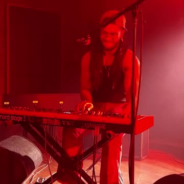 Noah Jones (Stop Light Observations) - LIVE @ Saturn (Short 3)