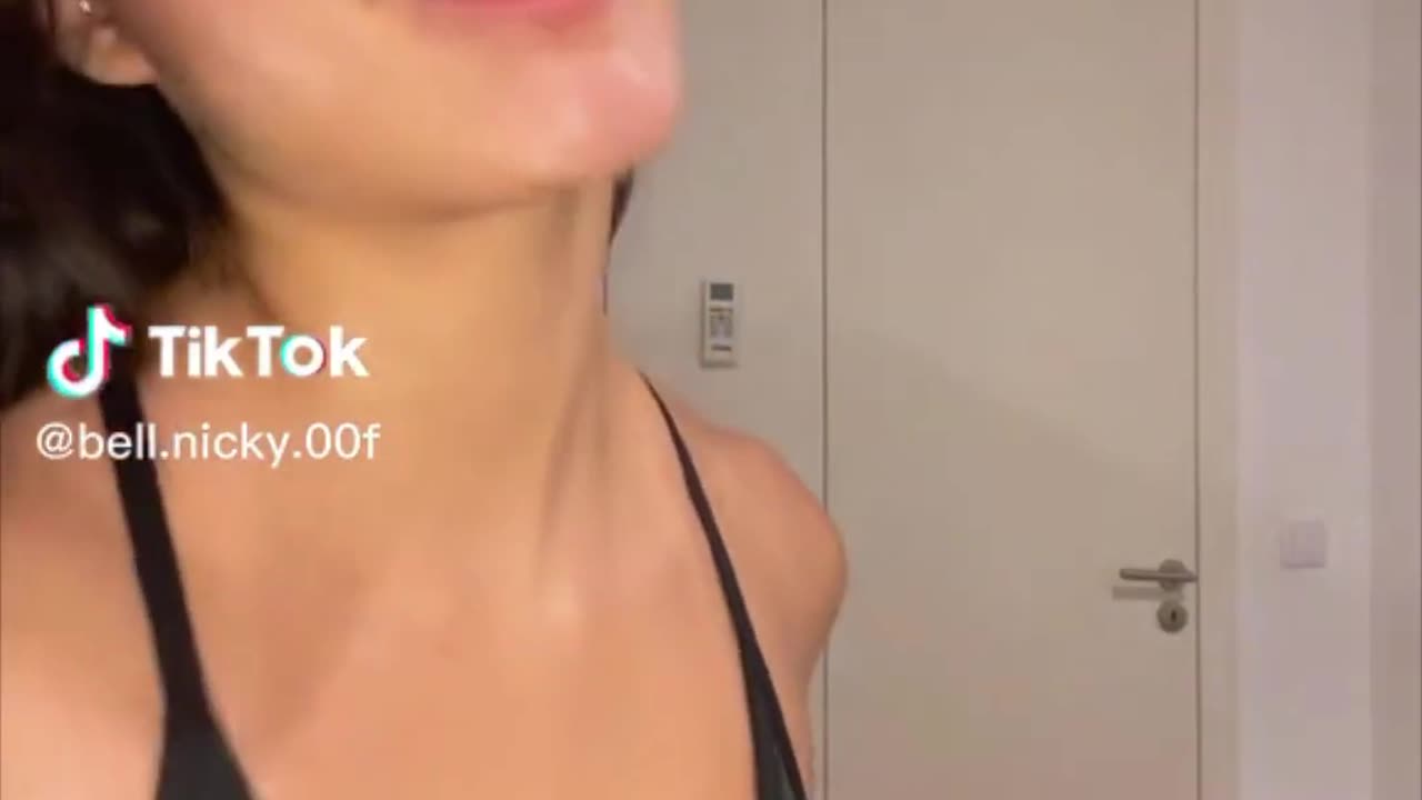 Tiktok girls that are hotter than the sun!!!