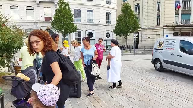 Les Masques Blancs Lyon dansent Guillotiere 11 sept 2021