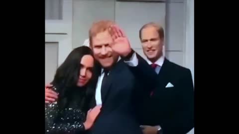 How Dead Royals Greet the Public