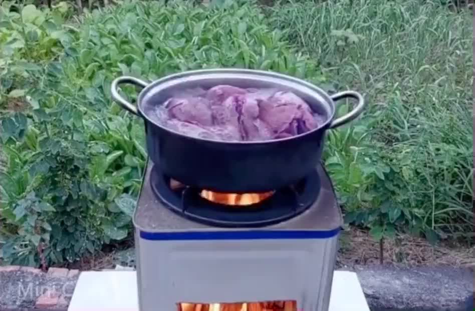 Turning an empty tin can into a portable stove🔥🔥🔥