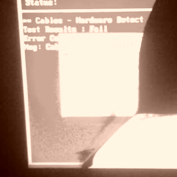 computador com tela azul e preta