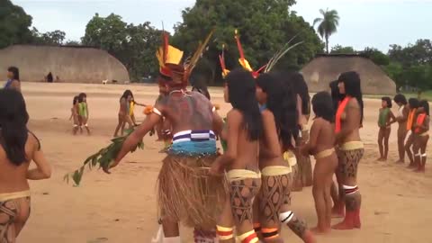 indigenous dance by Xingu Kamayura -- Brasil