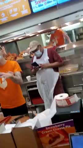 Mentally ill man snaps at Popeyes workers