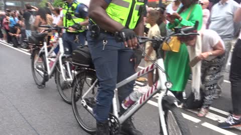 Zomercarnaval Rotterdam 2022 we komen heel langzaam op gang op Schiedamse Dijk