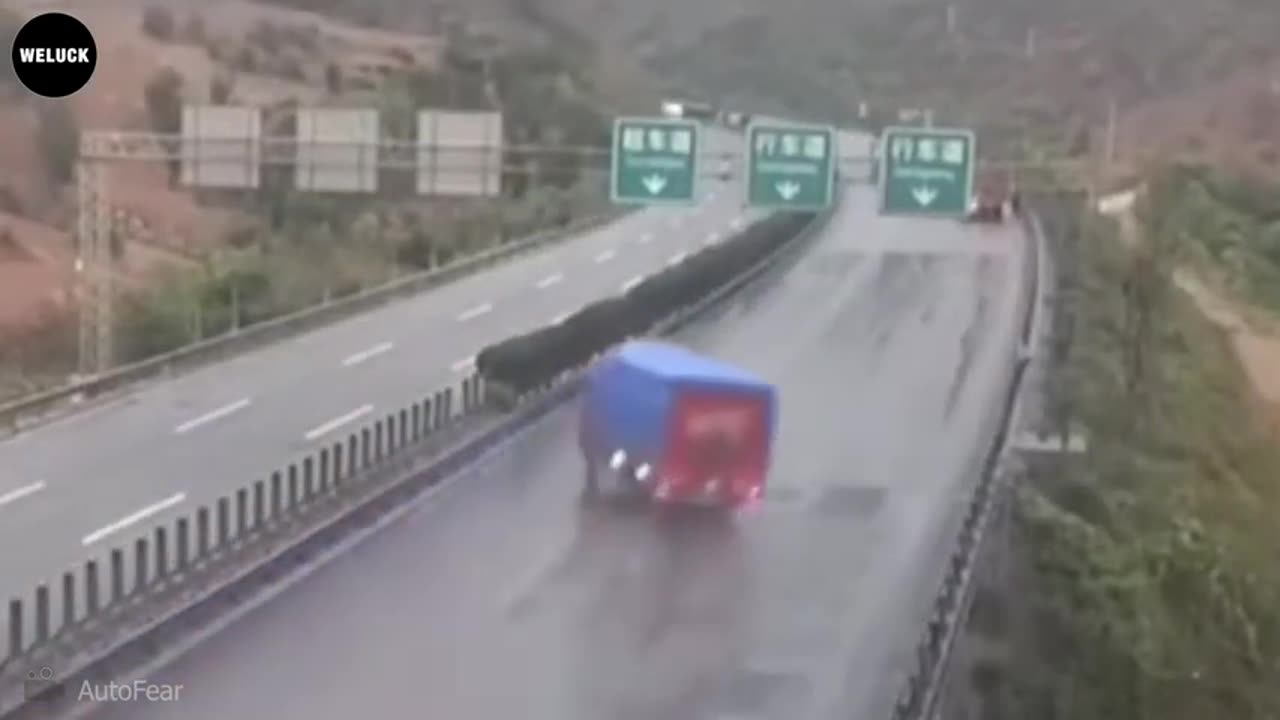 100 SHOCKING Car Crashes Moments Video On The Road You Wouldn't Believe...