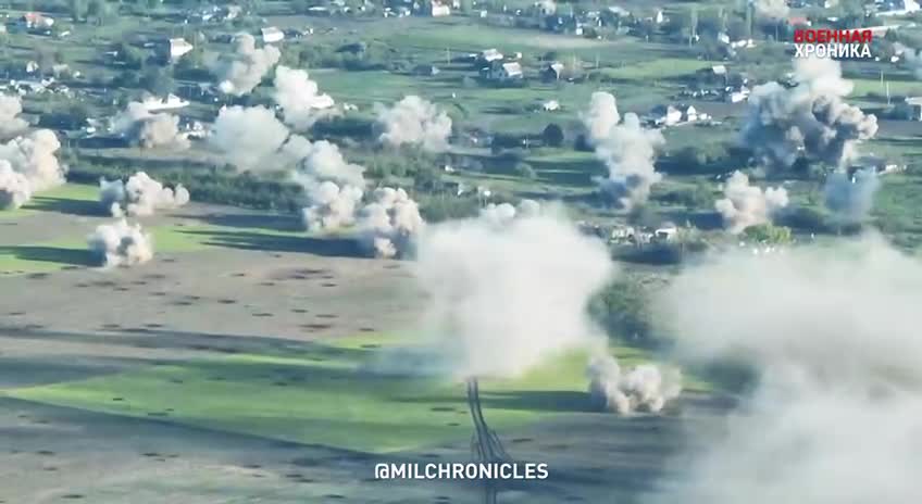 Russian artillery and TOS strike Ukrianian positions in Novomikhailovka