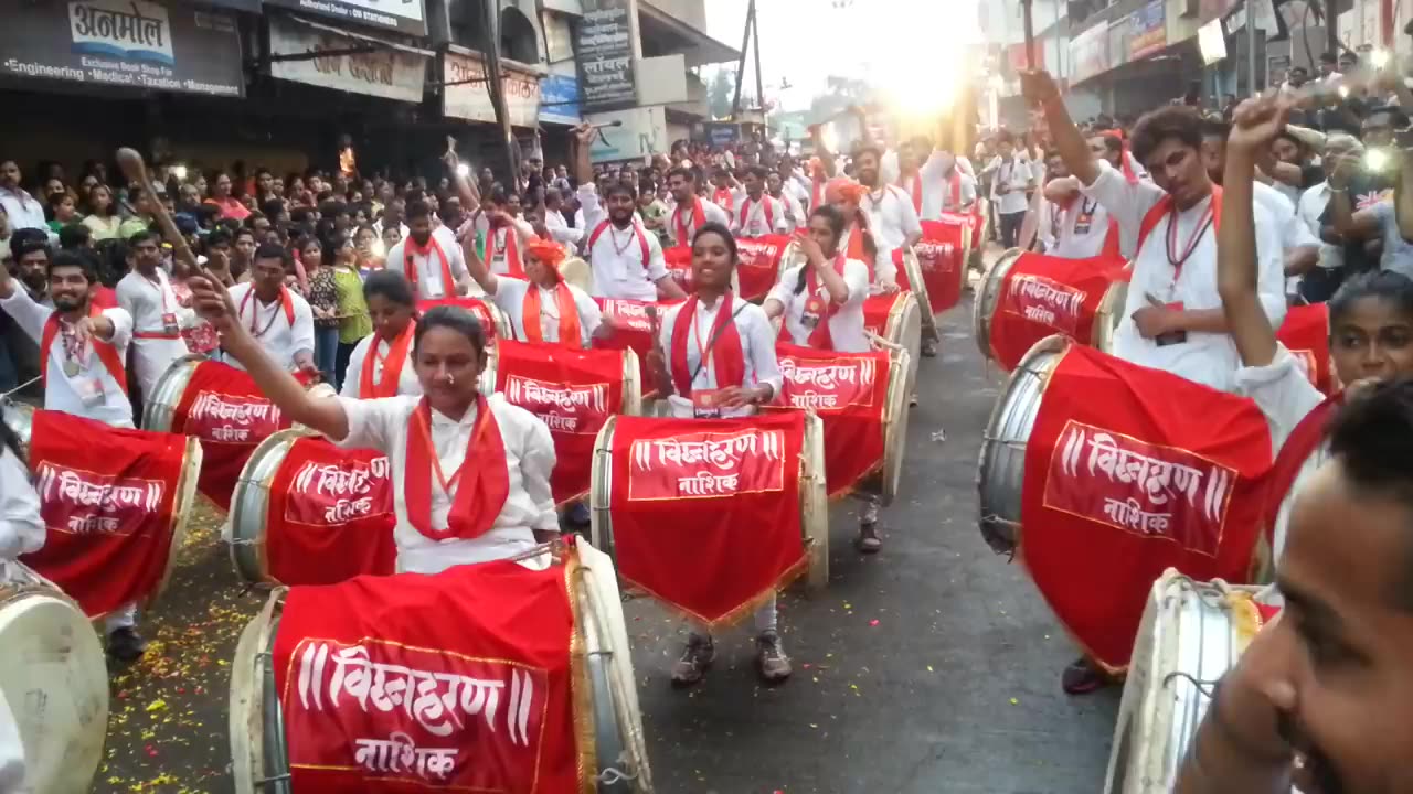 Vighnaharan Dhol - Indian Group Drum Playing