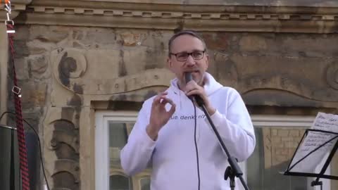 Rede von RA Ralf Ludwig bei der Demo am 12.03.2022 auf dem Marktplatz in Bückeburg