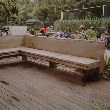 The situation after the rain is seen from inside the cafe