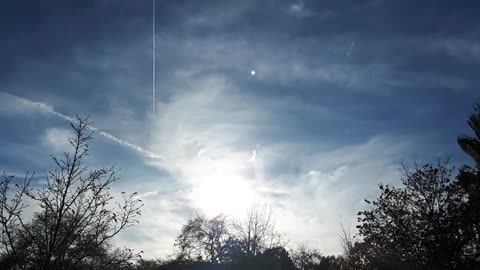 Himmel in Berlin am 20.10.2022 um 15:45 Uhr