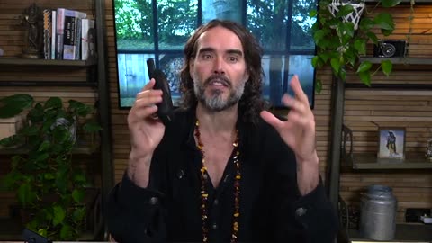 Russell Brand - Israel-Palestine: "BOMB IRAN!" Is WW3 Coming?