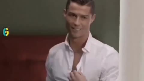 Cristiano Ronaldo stuck.🤣 Watch this video