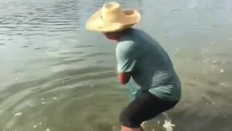 What an Amazing Cast Net Throwing