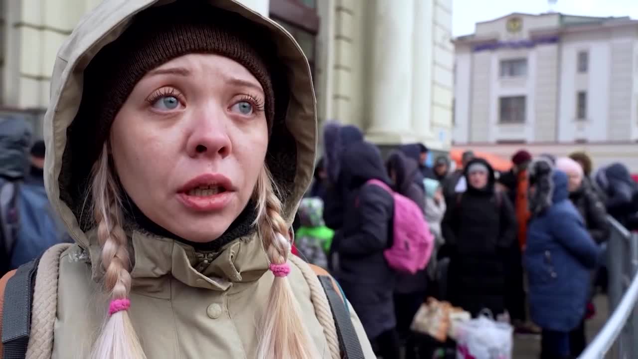 Refugees arrive in Lviv as the Ukrainian city struggles