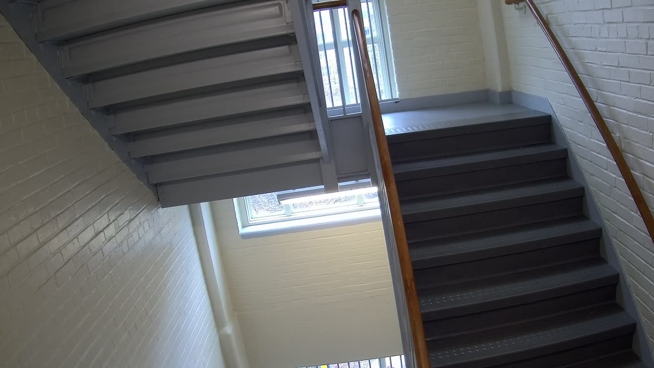3884FHOB03Stair8_2021-01-06_15h16min39s543ms.mp4